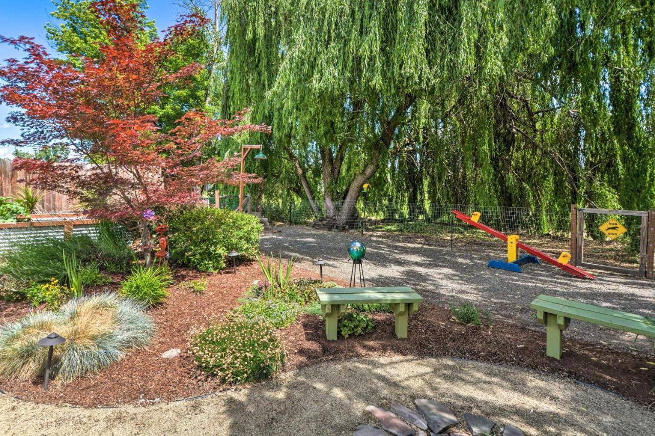 Central Medford Family Retreat With Large Yard! Exteriér fotografie