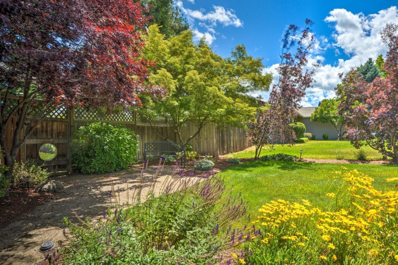 Central Medford Family Retreat With Large Yard! Exteriér fotografie