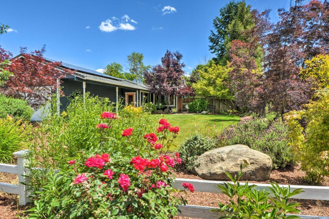 Central Medford Family Retreat With Large Yard! Exteriér fotografie