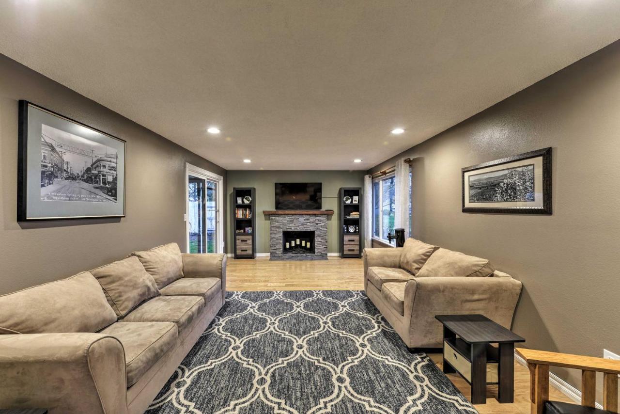 Central Medford Family Retreat With Large Yard! Exteriér fotografie