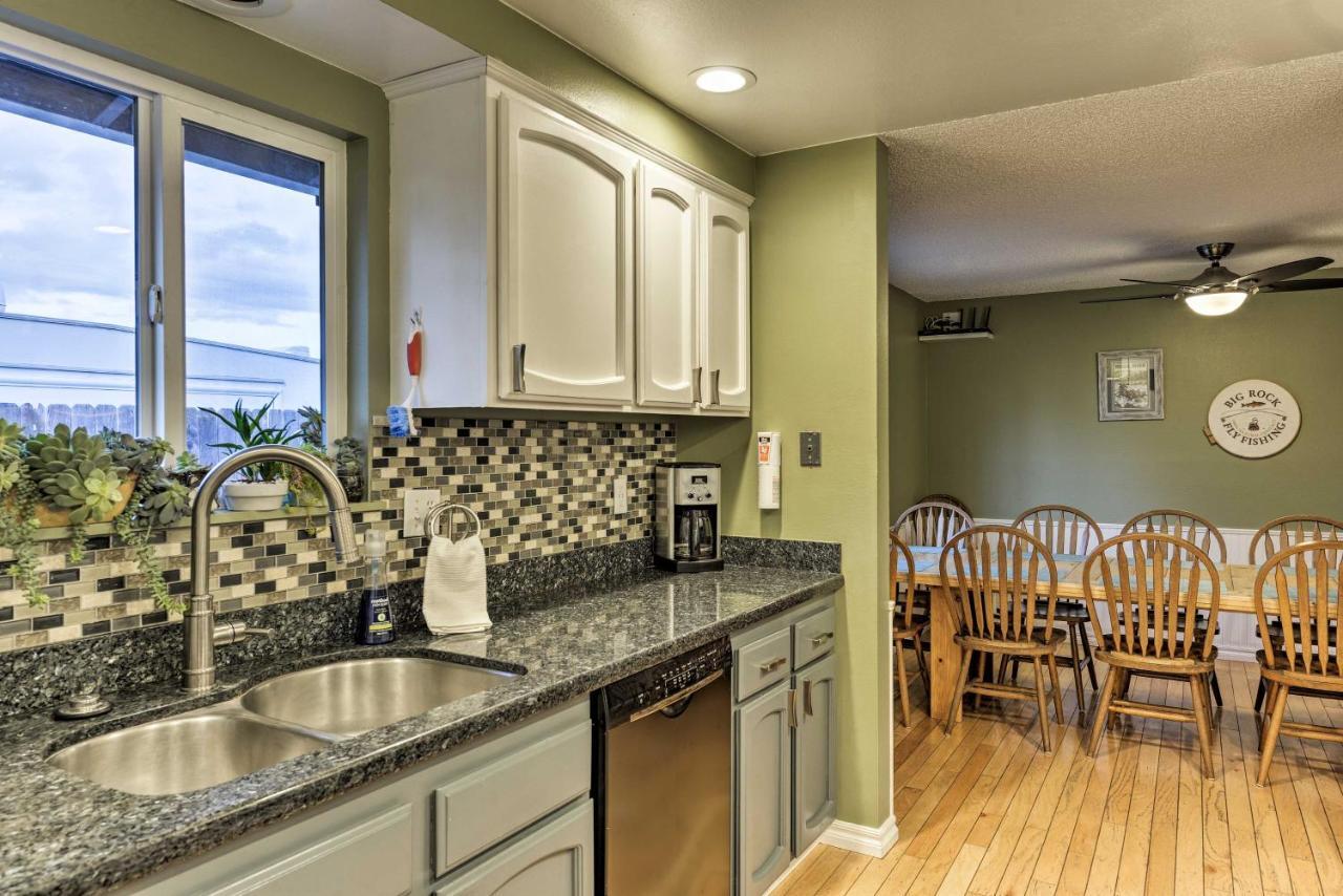 Central Medford Family Retreat With Large Yard! Exteriér fotografie
